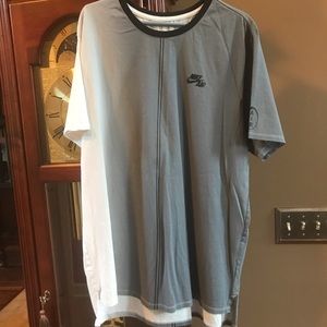 🍀Nike tee xl men’s !